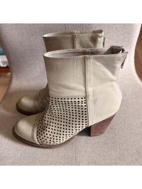Diba Vegan Leather Heeled Booties Light Gray Women's 7.5